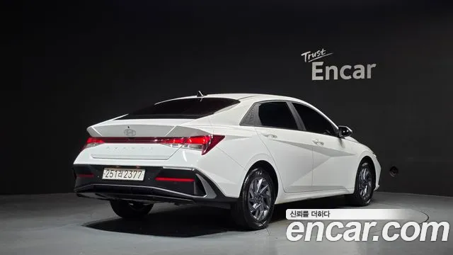 Hyundai Avante CN7 — Фото автомобиля 2