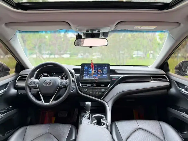 Toyota Camry — Фото автомобиля 11