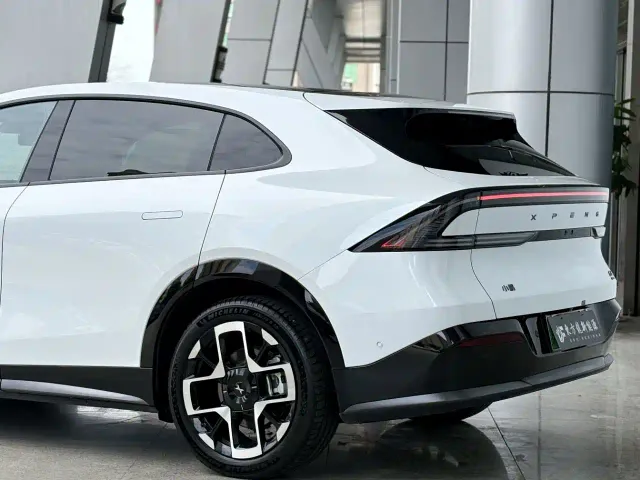 Xpeng G7 — Фото автомобиля 6
