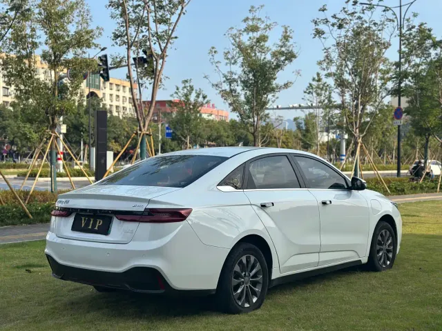 Geely Geometry A — Фото автомобиля 4