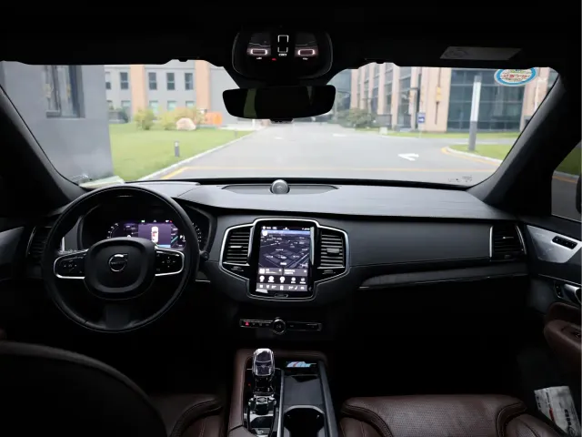 Volvo XC90 — Фото автомобиля 11