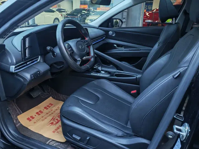 Hyundai Elantra 2022 240TGDi DCT GLX Black Knight Limited Edition — Фото автомобиля 9