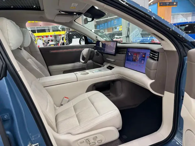 IM Motors LS6 — Фото автомобиля 10