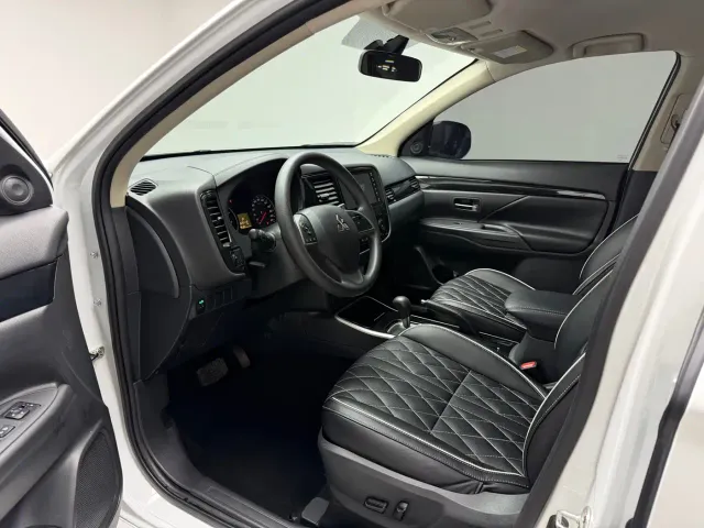 Mitsubishi Outlander — Фото автомобиля 7