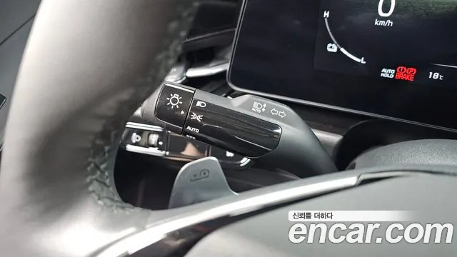 Kia Niro — Фото автомобиля 27