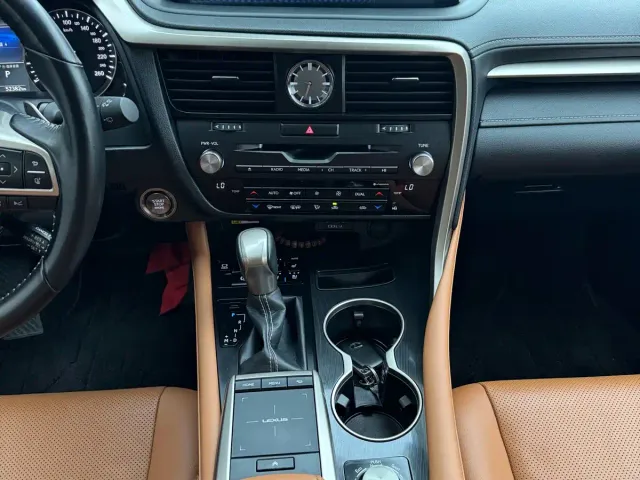 Lexus RX — Фото автомобиля 18