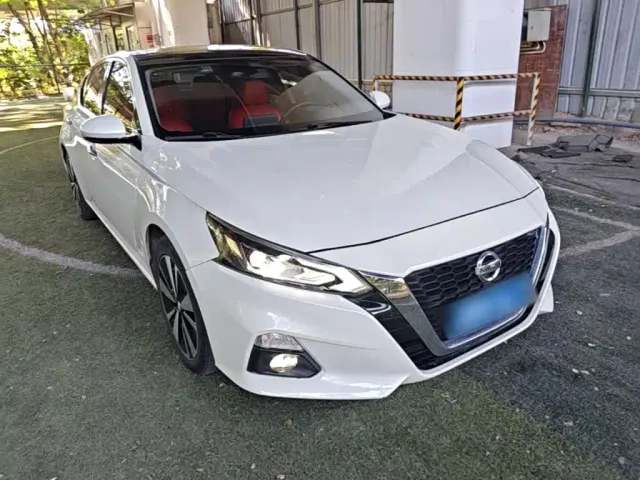 Nissan Teana — Фото автомобиля 3
