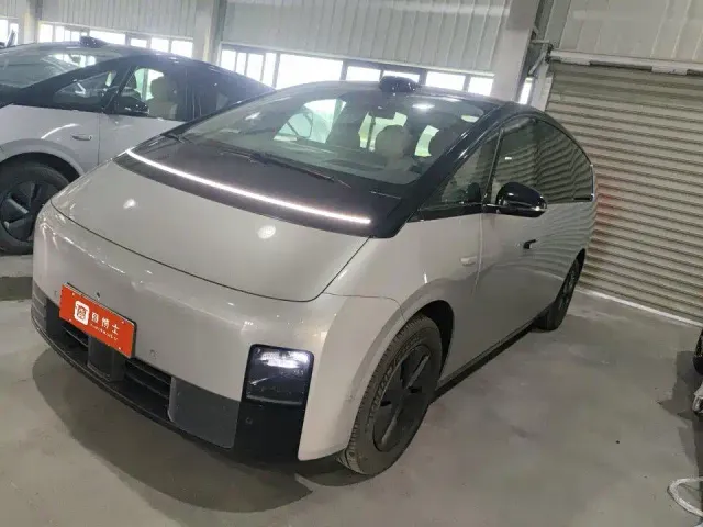 Фотография автомобиля — Li Auto MEGA
