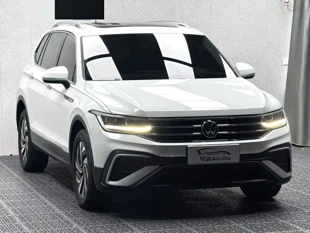 Volkswagen Tiguan L — Фото автомобиля 3