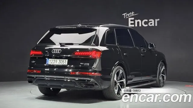 Audi Q7 55 TFSI quattro Premium — Фото автомобиля 2