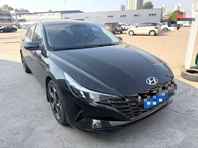 Hyundai Elantra — Фото автомобиля 3