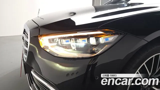 Mercedes-Benz S-Class — Фото автомобиля 16