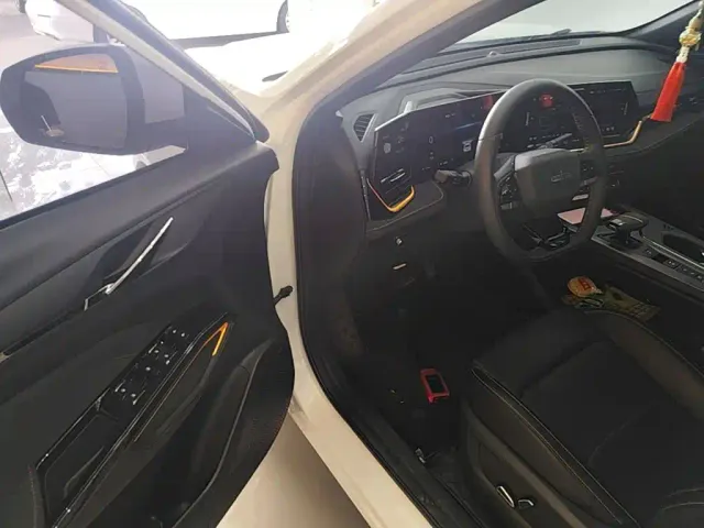 Changan X5 Plus — Фото автомобиля 15