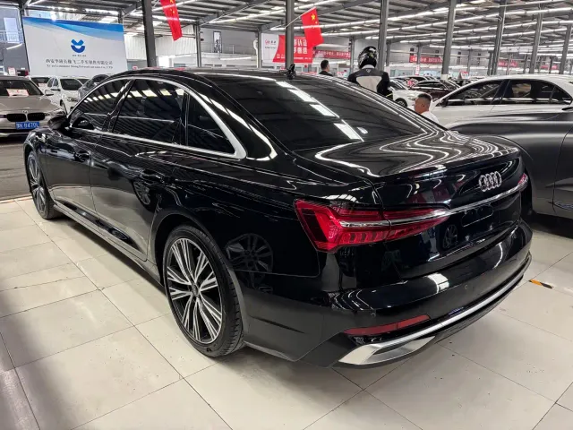 Audi A6L — Фото автомобиля 12