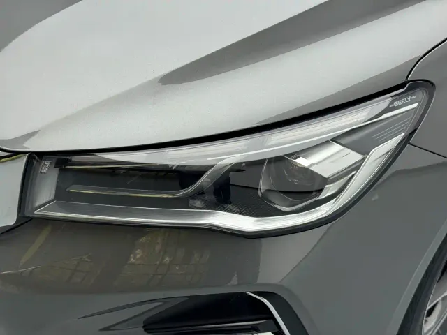 Geely Emgrand — Фото автомобиля 10