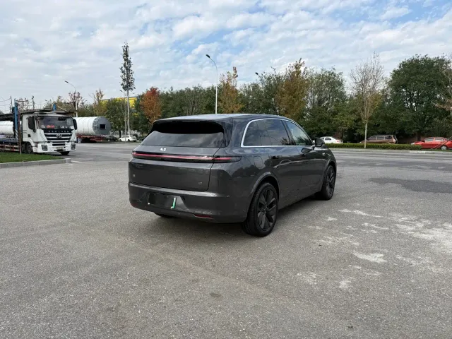 Li Auto L7 — Фото автомобиля 21