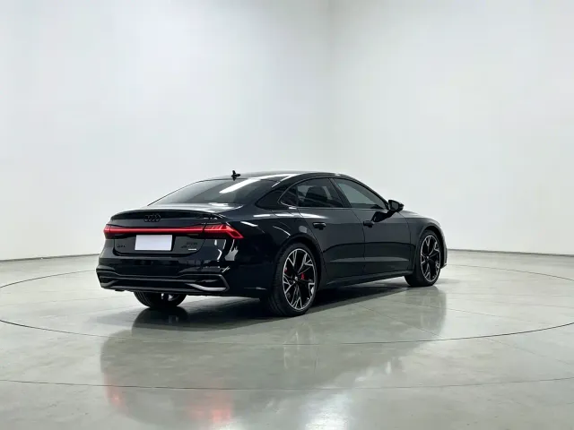Audi A7L — Фото автомобиля 8
