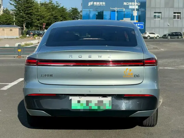 Roewe D6 — Фото автомобиля 8