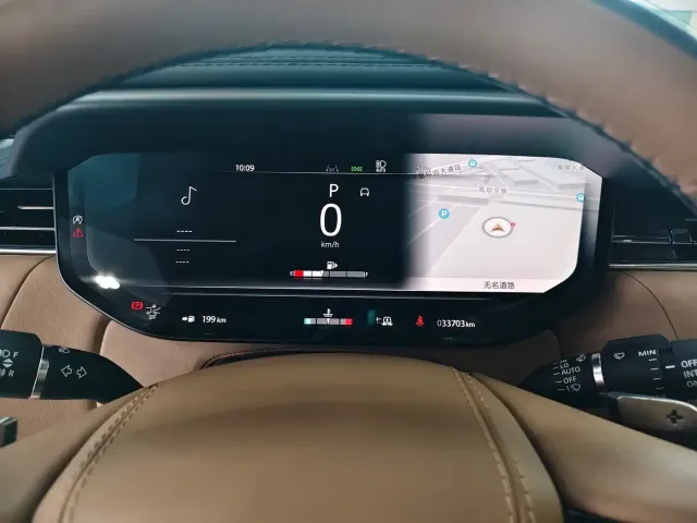 Land Rover Range Rover Sport — Фото автомобиля 9