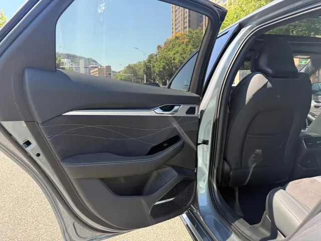 Geely Xingrui — Фото автомобиля 13