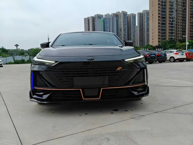 Changan UNI-V — Фото автомобиля 2