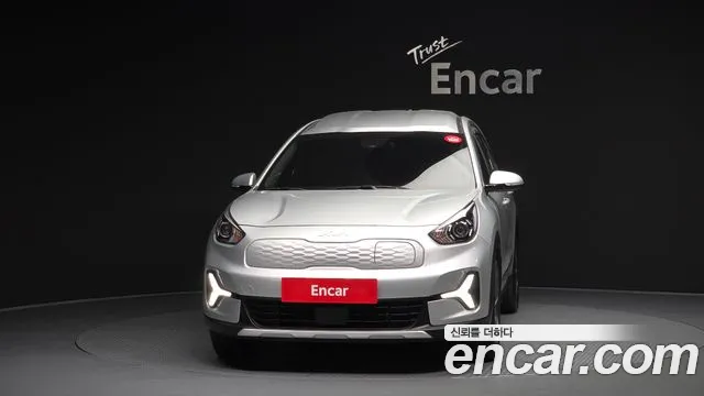 Kia Niro Niro Plus Light (Такси) — Фото автомобиля 3