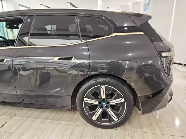 BMW iX — Фото автомобиля 7