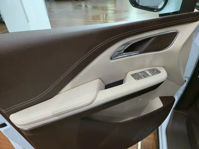 Bestune Besturn M9 — Фото автомобиля 12