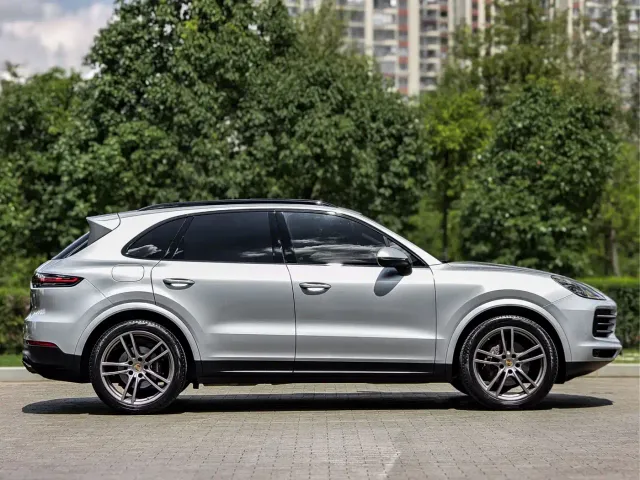 Porsche Cayenne — Фото автомобиля 4