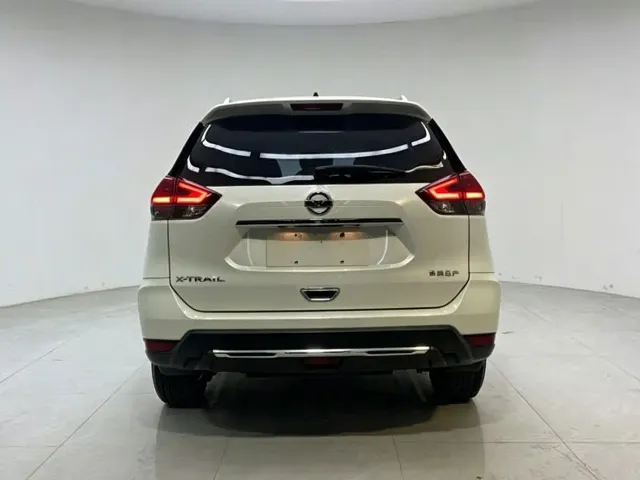 Nissan X-Trail — Фото автомобиля 5