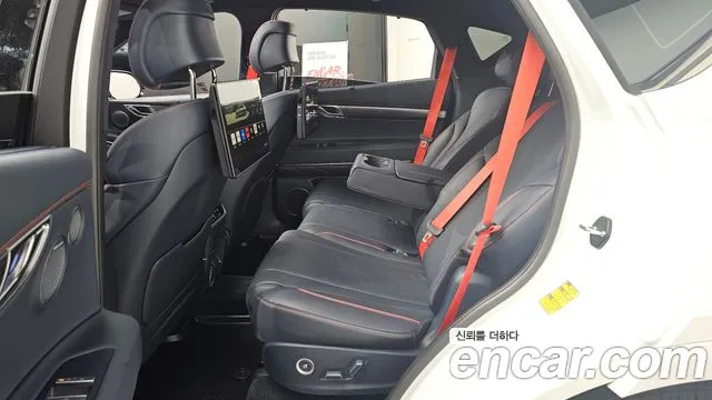 Genesis GV80 — Фото автомобиля 12