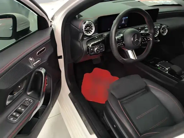 Mercedes-Benz A-Class — Фото автомобиля 15