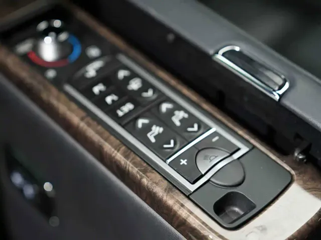 Toyota Alphard — Фото автомобиля 23