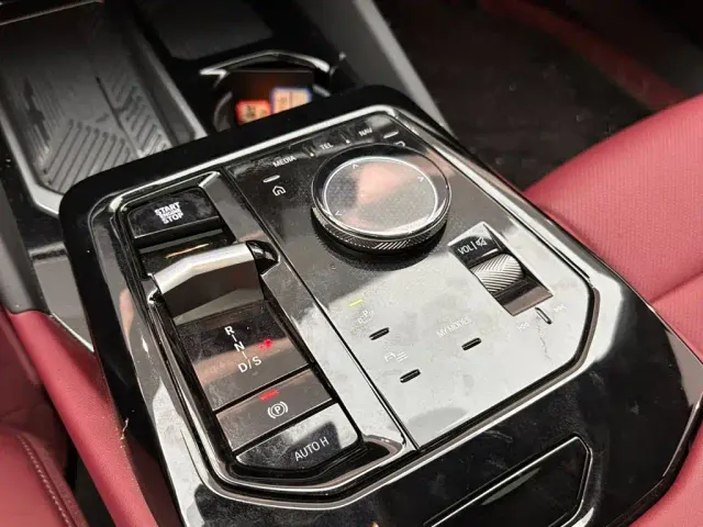 BMW 5 Series — Фото автомобиля 16