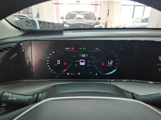Changan Eado — Фото автомобиля 11