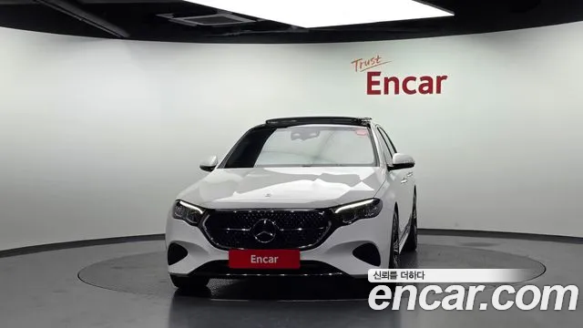 Mercedes-Benz E-Class — Фото автомобиля 3