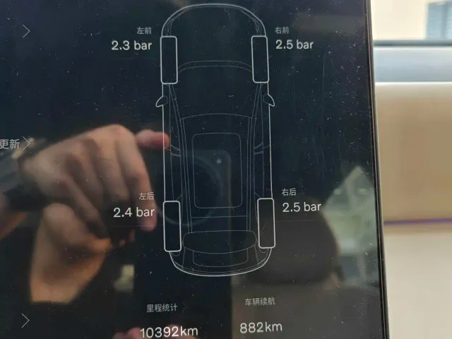 Volvo XC70 Plug-in Hybrid — Фото автомобиля 15