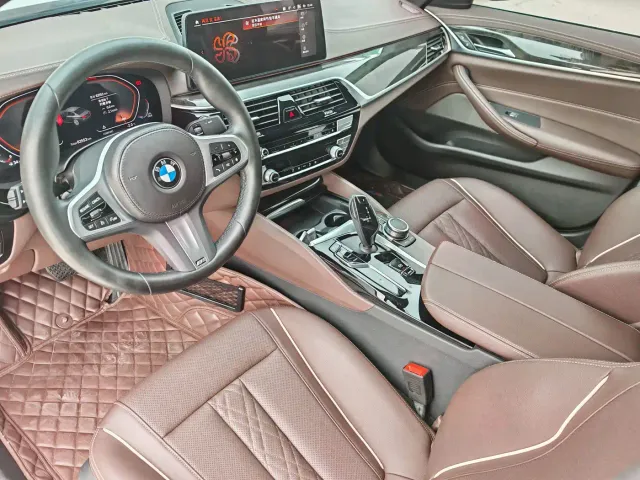 BMW 5 Series — Фото автомобиля 11