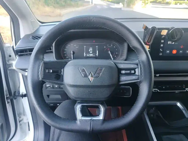 Wuling Jiachen — Фото автомобиля 10