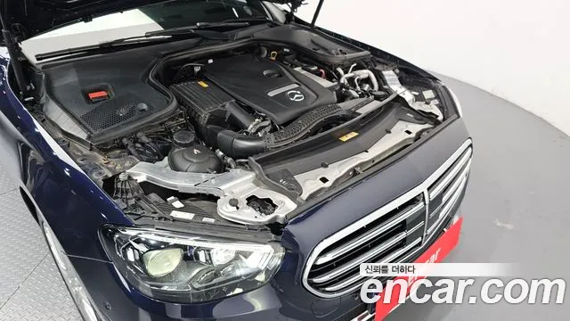 Mercedes-Benz E-Class — Фото автомобиля 6