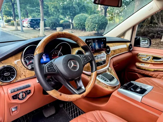 Mercedes-Benz V-Class — Фото автомобиля 5