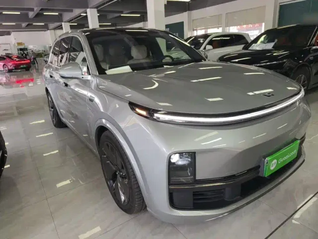 Li Auto L8 — Фото автомобиля 3