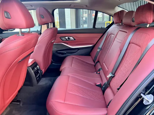 BMW 3 Series — Фото автомобиля 9