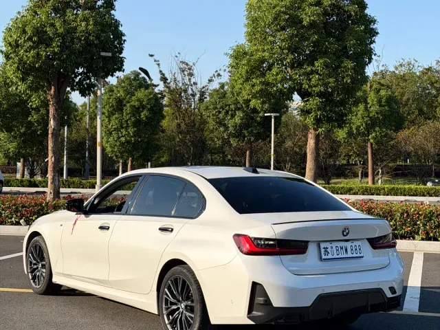 BMW 3 Series — Фото автомобиля 8