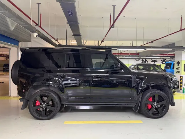 Land Rover Land Rover Defender 2025 110 3.0T P400 -Dynamic HSE — Фото автомобиля 11