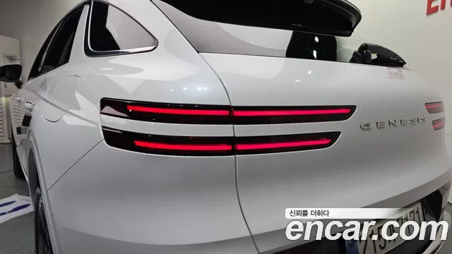 Genesis GV70 — Фото автомобиля 22
