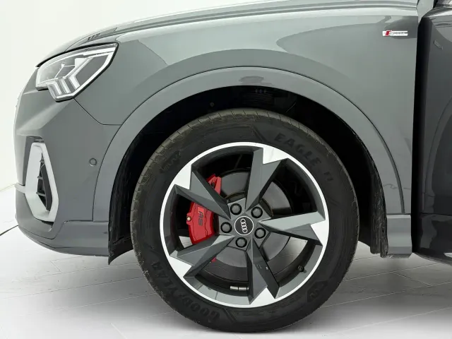 Audi Q3 — Фото автомобиля 20