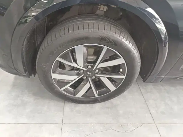 Li Auto L7 — Фото автомобиля 22