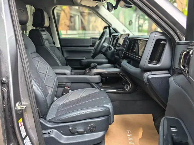 BYD FangChengBao Leopard 5 — Фото автомобиля 12