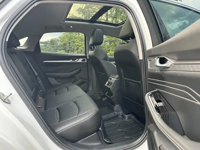 Geely Xingrui — Фото автомобиля 15
